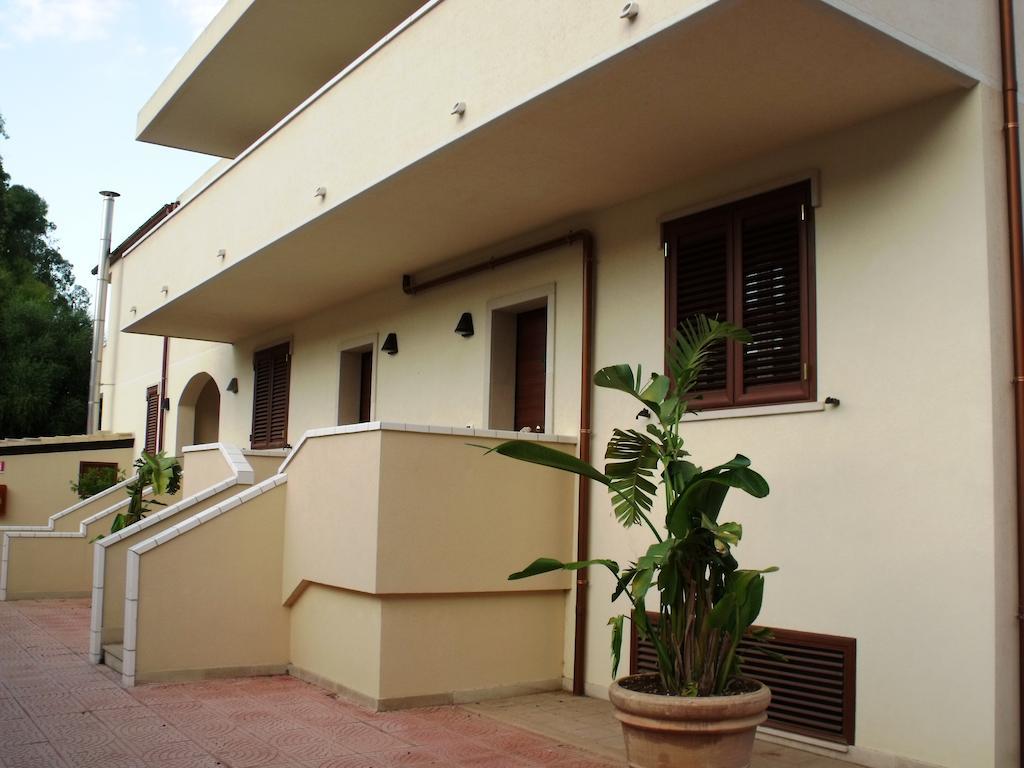 Hotel Bulla Regia Fontane Bianche Exterior foto